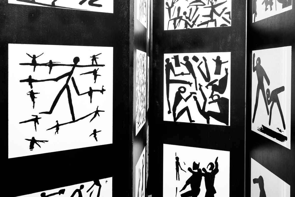 Estudio Amorales – Riots on the Moon